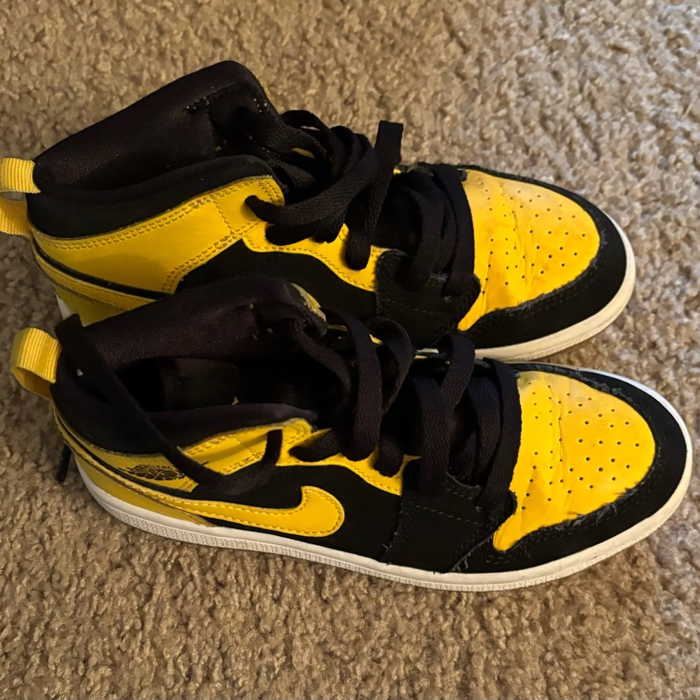 Nike Yellow and Black Kids Shoes